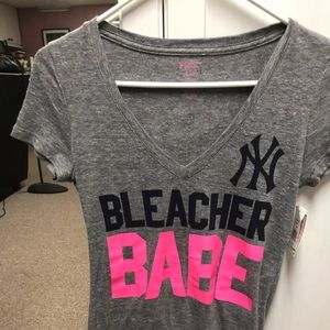 VS PINK & NYY V-neck